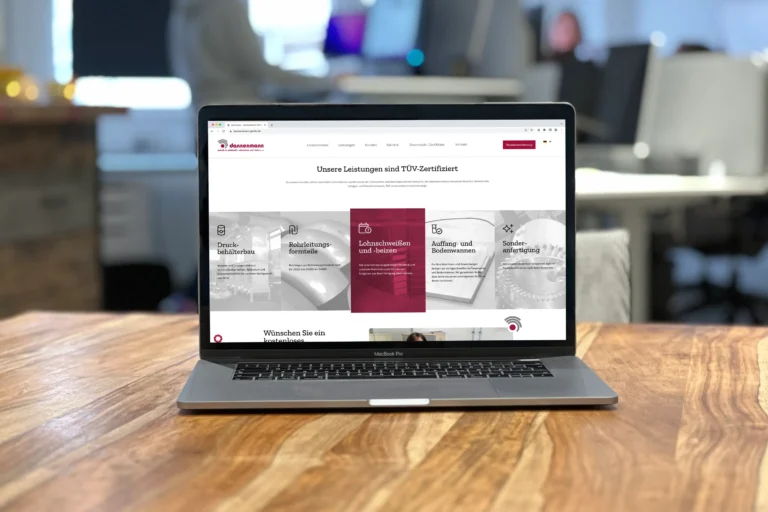 Macbook-Mockup Internetseite der Dannenmann GmbH